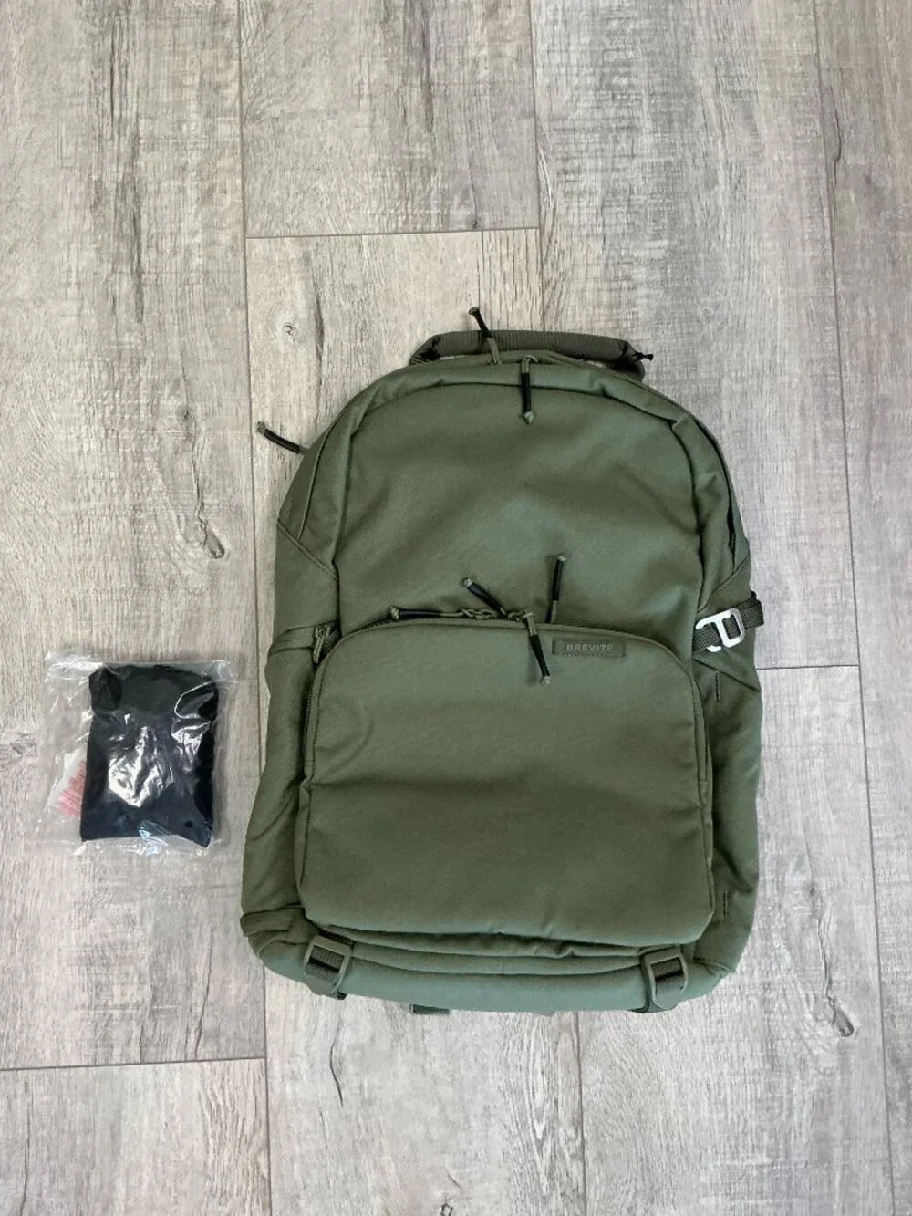 Brevitē The Jumper Large Camera Backpack Pine Green NWT + Rain Cover